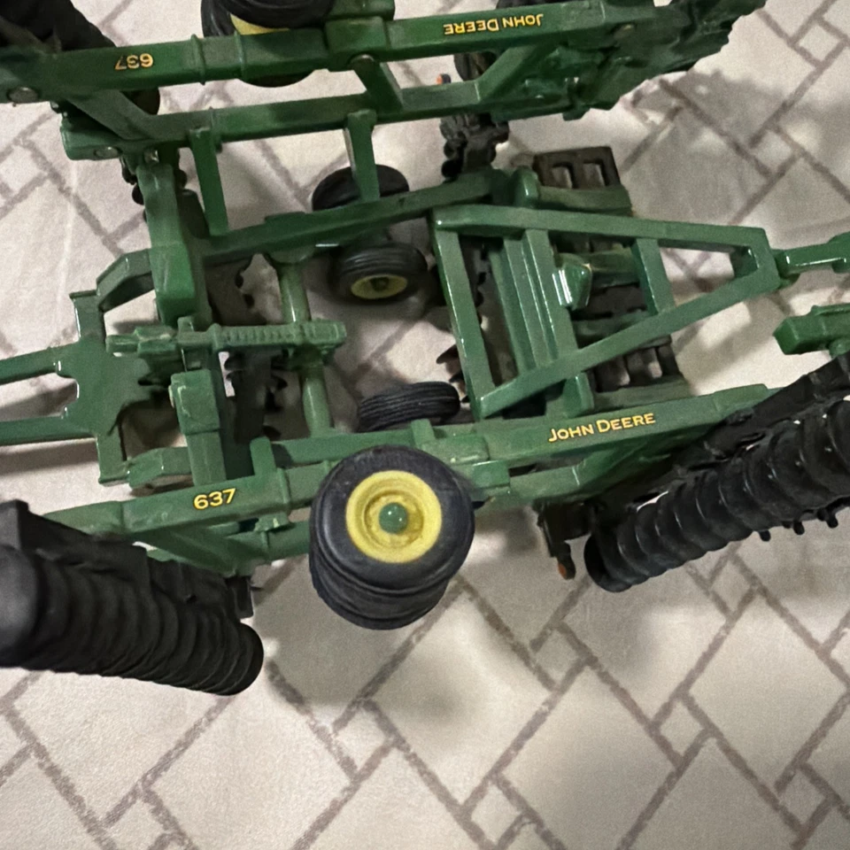 ERTL John Deere 637 Disk & 200 Seed Bed Finisher 1/64 - Image 2 of 4