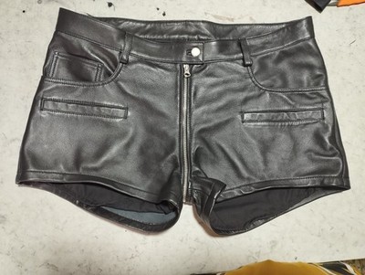 Neue schwarze Damen Ledershorts mit Reißverschluss. Hot Pant aus echtem...