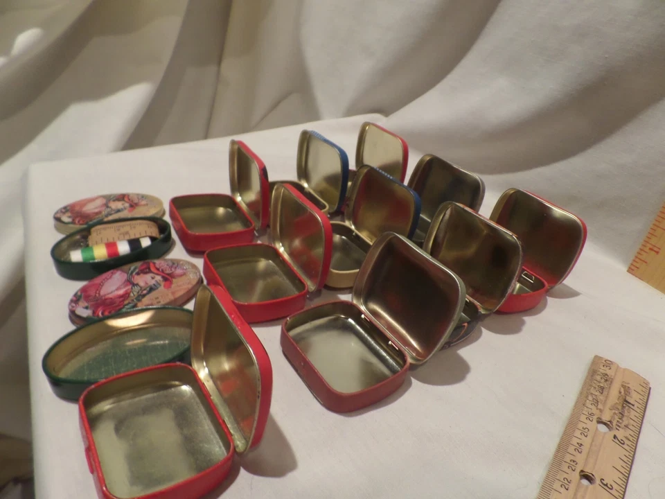 "COCA-COLA" LOT OF 12 SM.TIN TRINKET/PILL BOXES 10 RECTANGLE HINGED & 2 OVAL VTG - Image 4 of 4