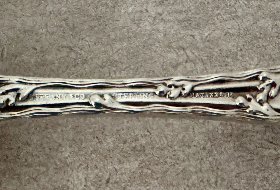 "PATRÓN DE BORDE ONDULADO TIFFANY TODO PLATA ESTERLINA 7"" CUCHARÓN DE SALSA" Foto 4 de 4