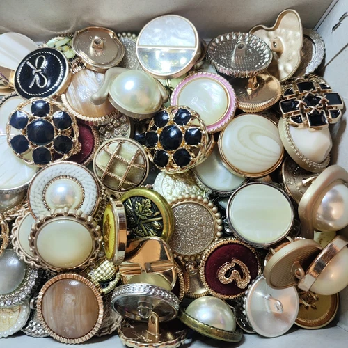 Vintage-now Costume Jewelry makeing Lots button Read Description 50pcs