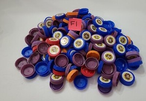 Borden Elsie The Cow Milk Caps  Plastic Bottle Lids 1 Lb Arts & Crafts Read F1