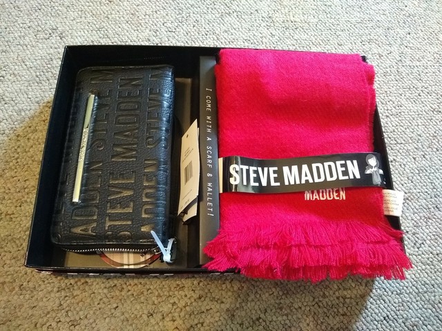 steve madden scarf gift set