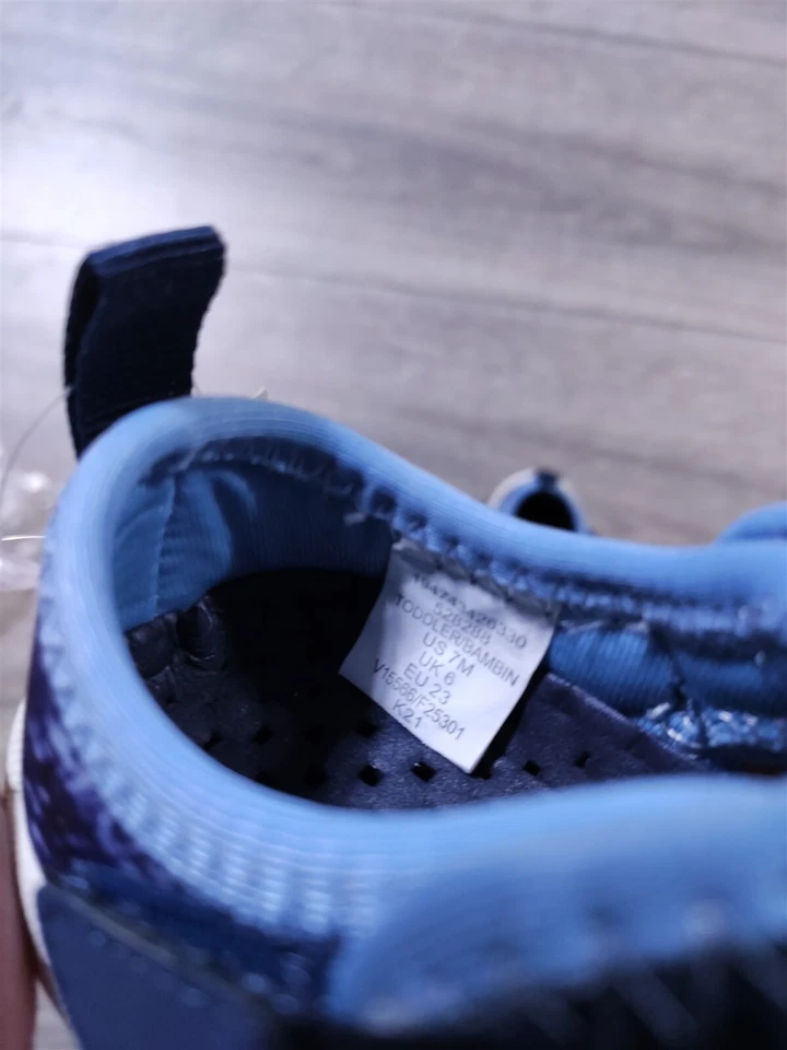 Zapatos de agua Lands End para niñas pequeñas talla 7 multicolor tie dye abiertos anchos Foto 3 de 4