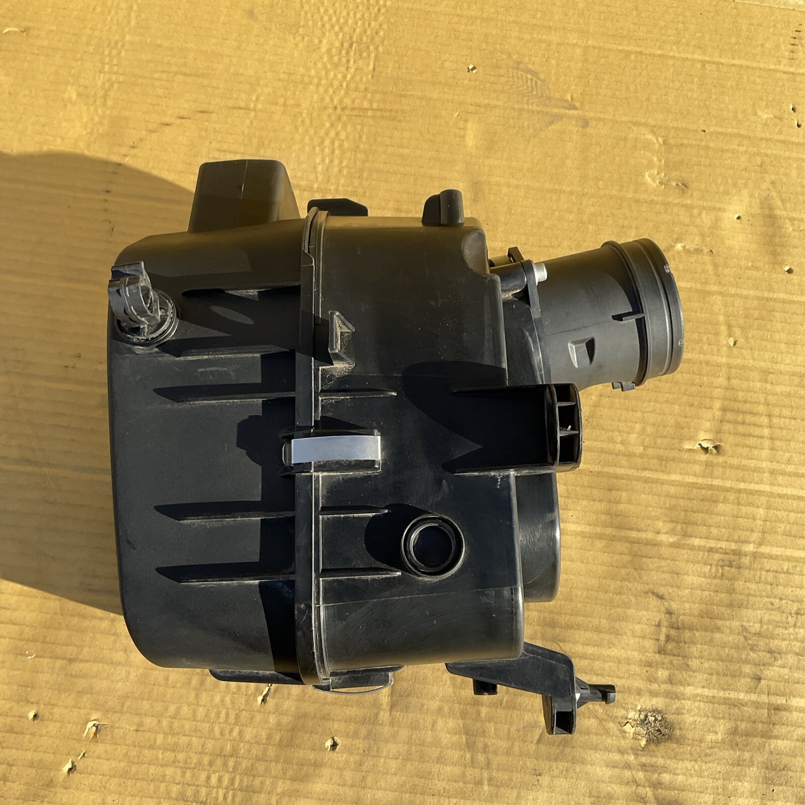 Maserati Ghibli 2014-2019 Left Air box top