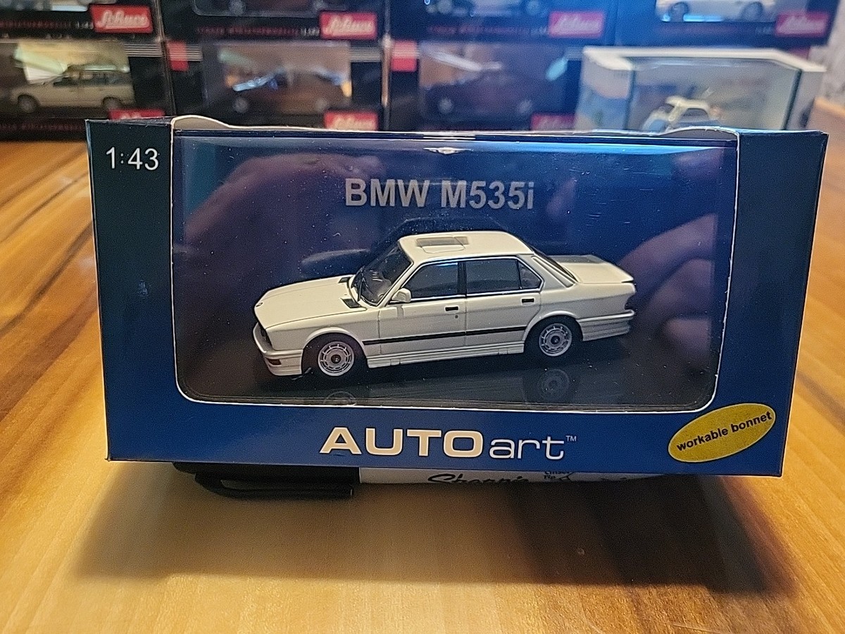 オートアート 1/43 BMW M535i ホワイト オートアート 1/43 BMW M535i ホワイト AUTOART 1985 BMW M535i