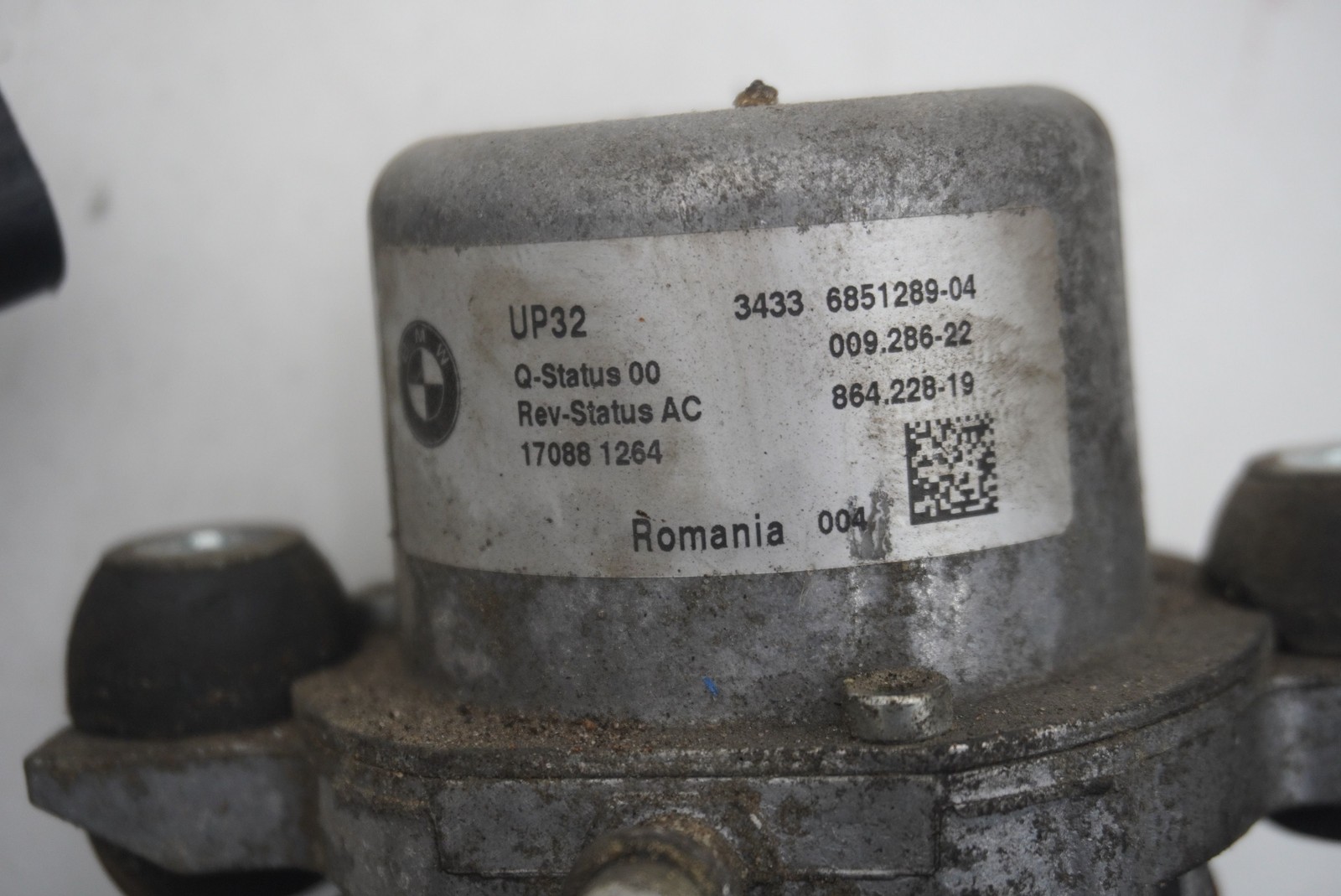 Power Brake Booster Vacuum Pump 34336851289 OEM BMW i8 2014-17