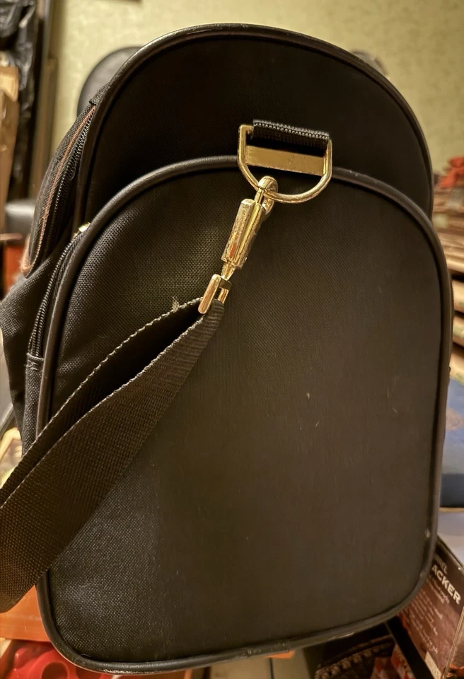 Estojo de beleza American Tourister feito em Taiwan preto usado, algumas marcas - Imagem 4 de 4