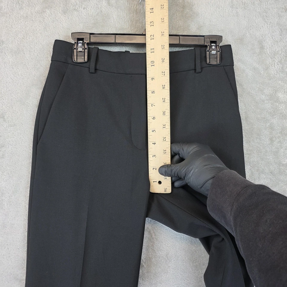 Pantalones de vestir Babaton para mujer 6 negros pierna recta elásticos pantalones de trabajo Aritzia Foto 3 de 4