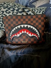 pochette sprayground