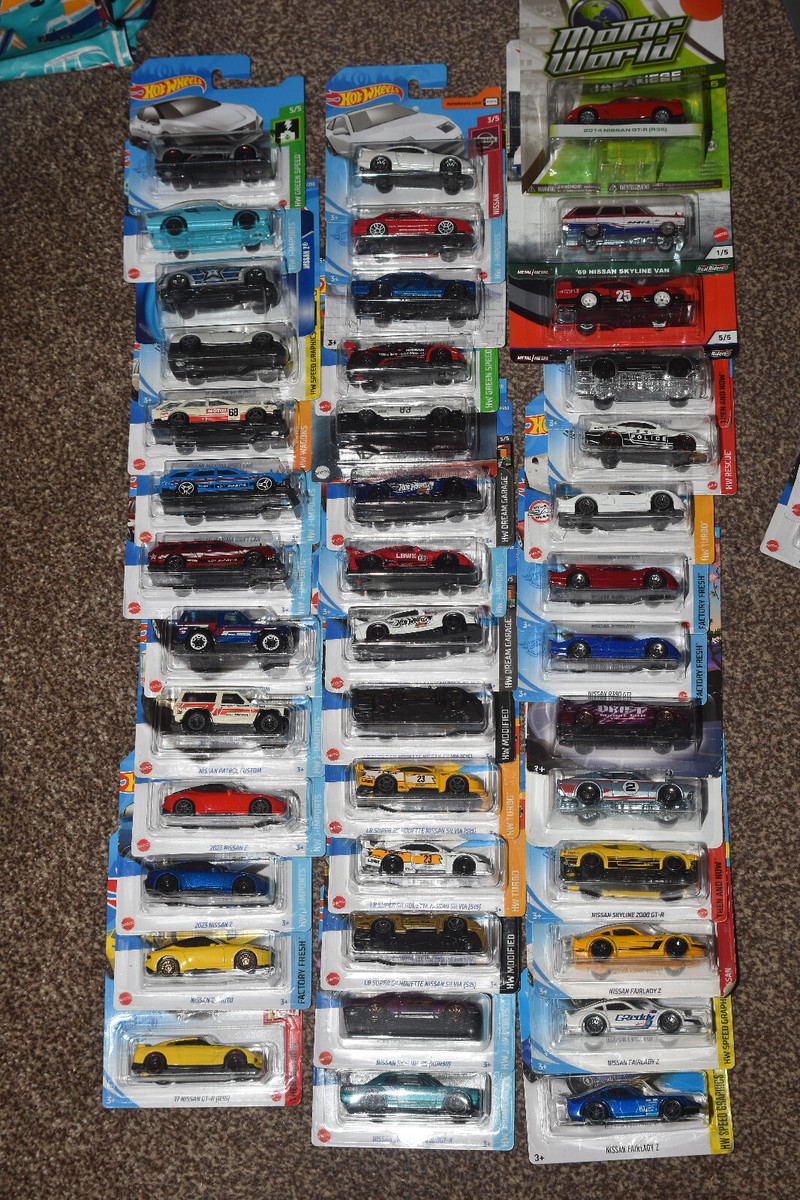 Hot Wheels Nissan Skyline GT-R コレクターセット NEW RARE Hot Wheels Premium Nissan Skyline GT-R Garage
