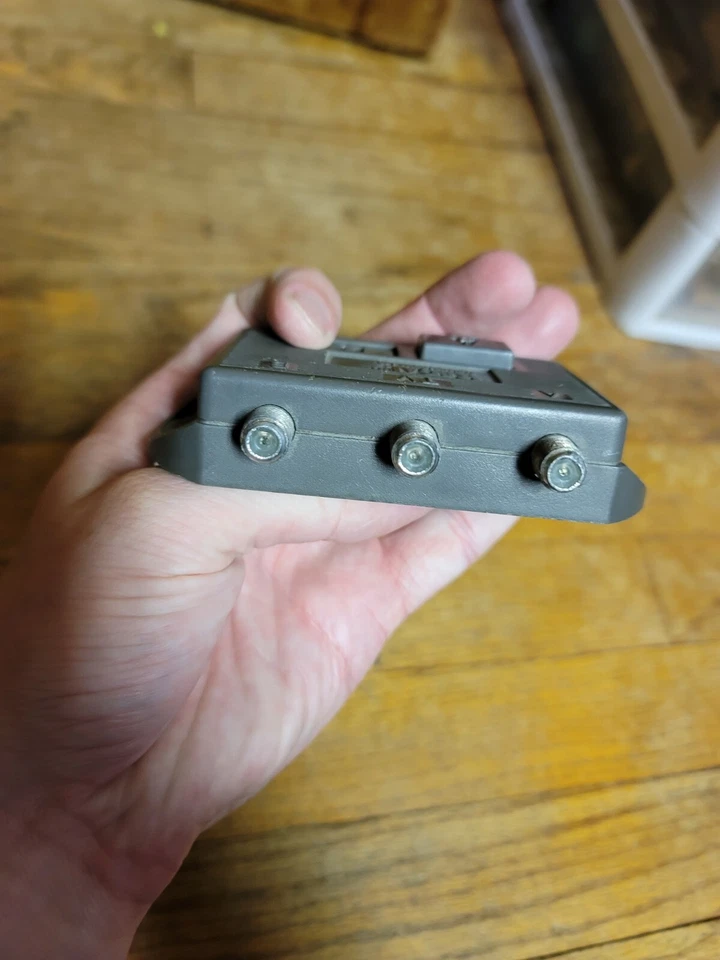 Regal Technologies RABS-10 RF Switch A / B Switch Coax CABLE ANTENNA VTG - Image 4 of 4