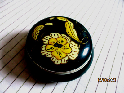 AL-KA KUNST KRONACH Bavaria DECKELDOSE grün florales Design  Gr.5,5 cm dekorativ