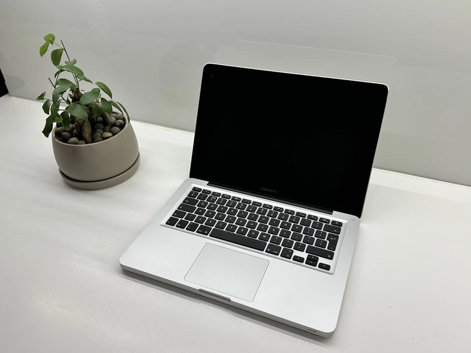 Apple MacBook Pro 13" 2011 · i7 · 4GB · 240GB, photo 3 of 5