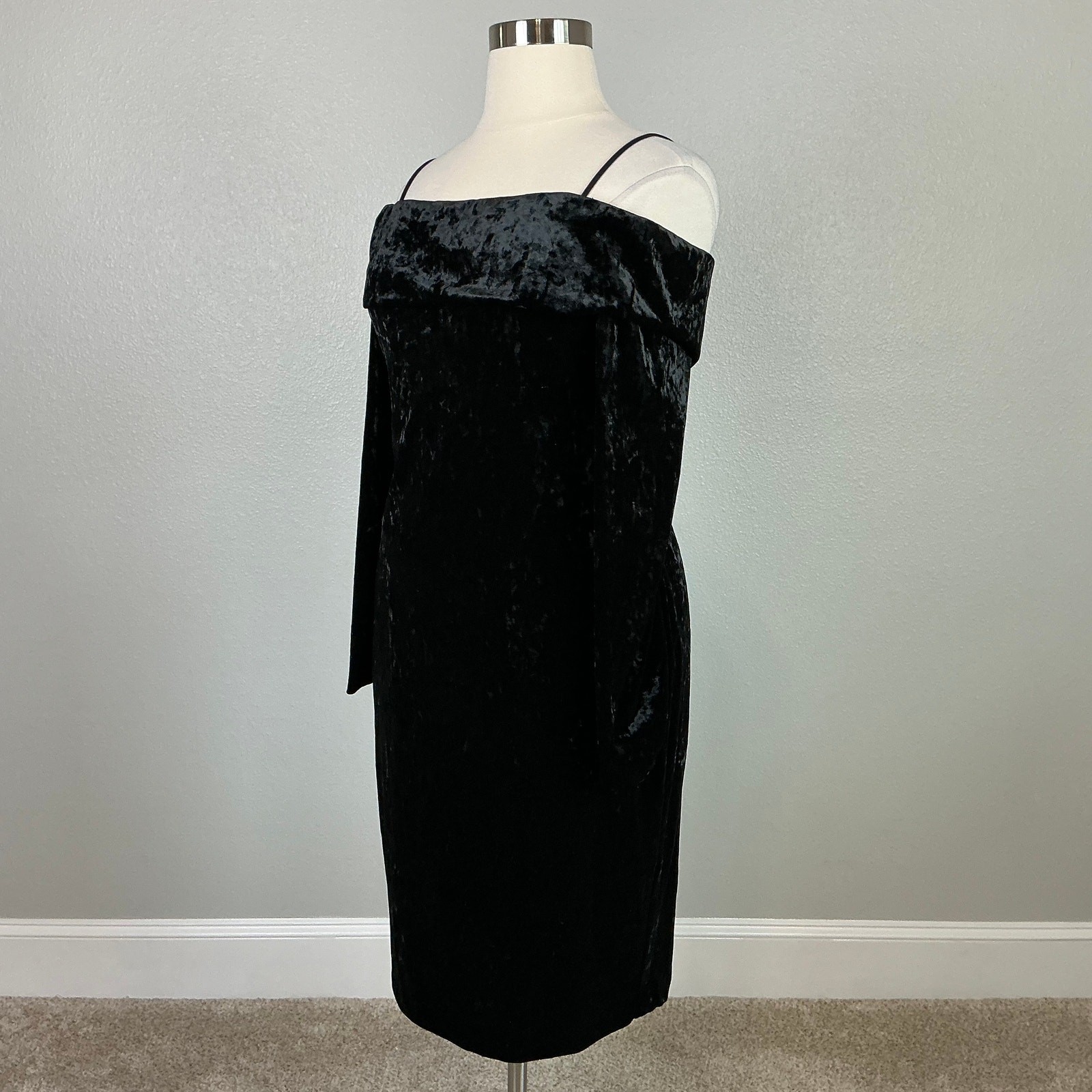 Calvin Klein Women's Cocktail Dress Size 16 Black Velvet Off the Shoulder Sheath thumbnail 4
