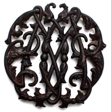 Vtg 1950s Ornate Colonial Williamsburg W Cypher Trivet C10-14 Case Iron Kitchen