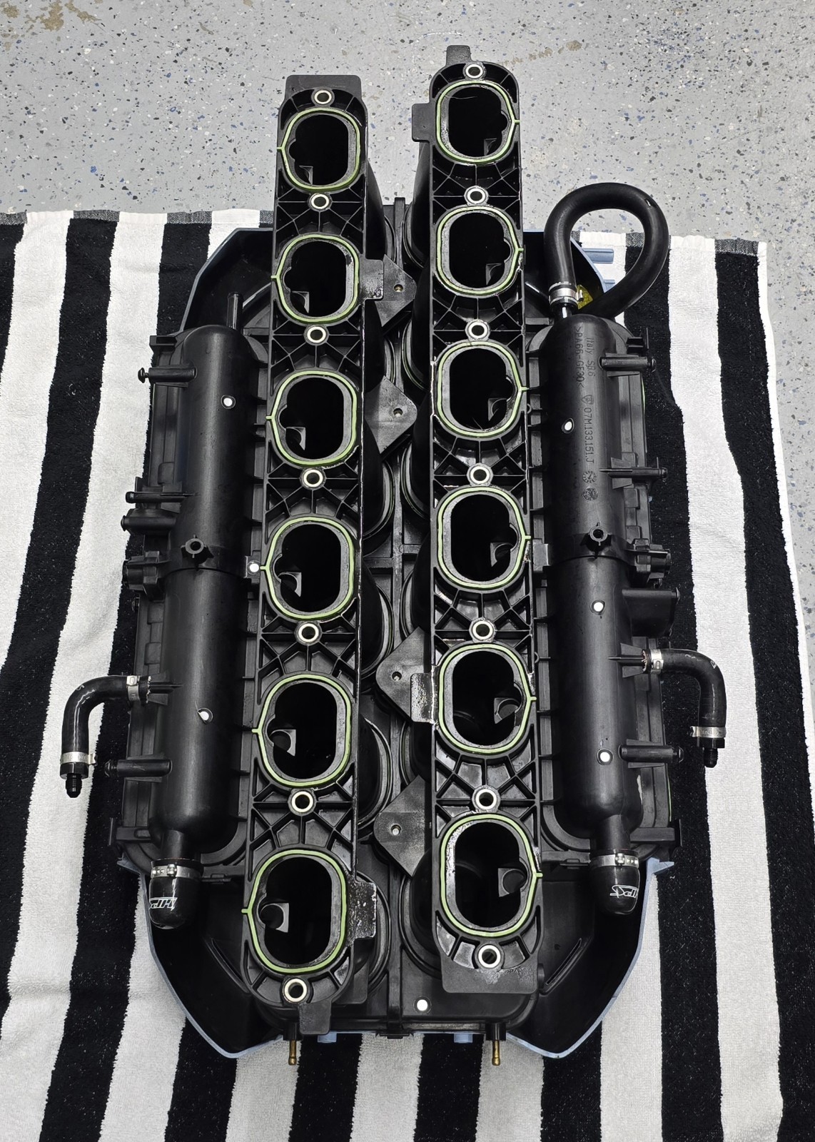 07M133151J Lamborghini INTAKE MANIFOLD Aventador Engine  07M103927K Carbon 66