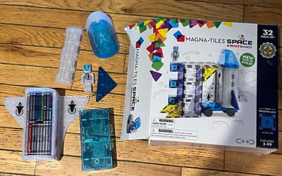 Magna-Tiles Space microMAGS 32 Piece Magnetic Building Set Space Theme
