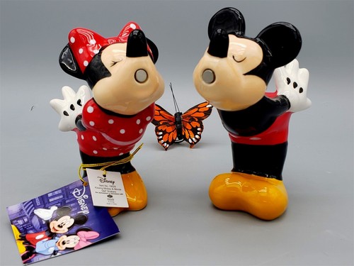 Mickey & Minnie Kissing Salt & Pepper Shakers Magnetic Westland Giftware Disney - Picture 3 of 11