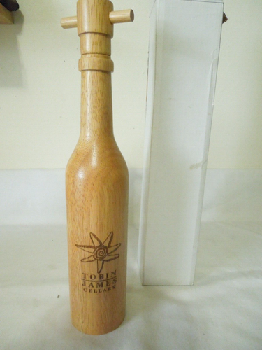 Tobin James Cellars Wood Bottle Pepper Mill Grinder 14 1/2" Tall New in Box - 第 1/10 張圖片