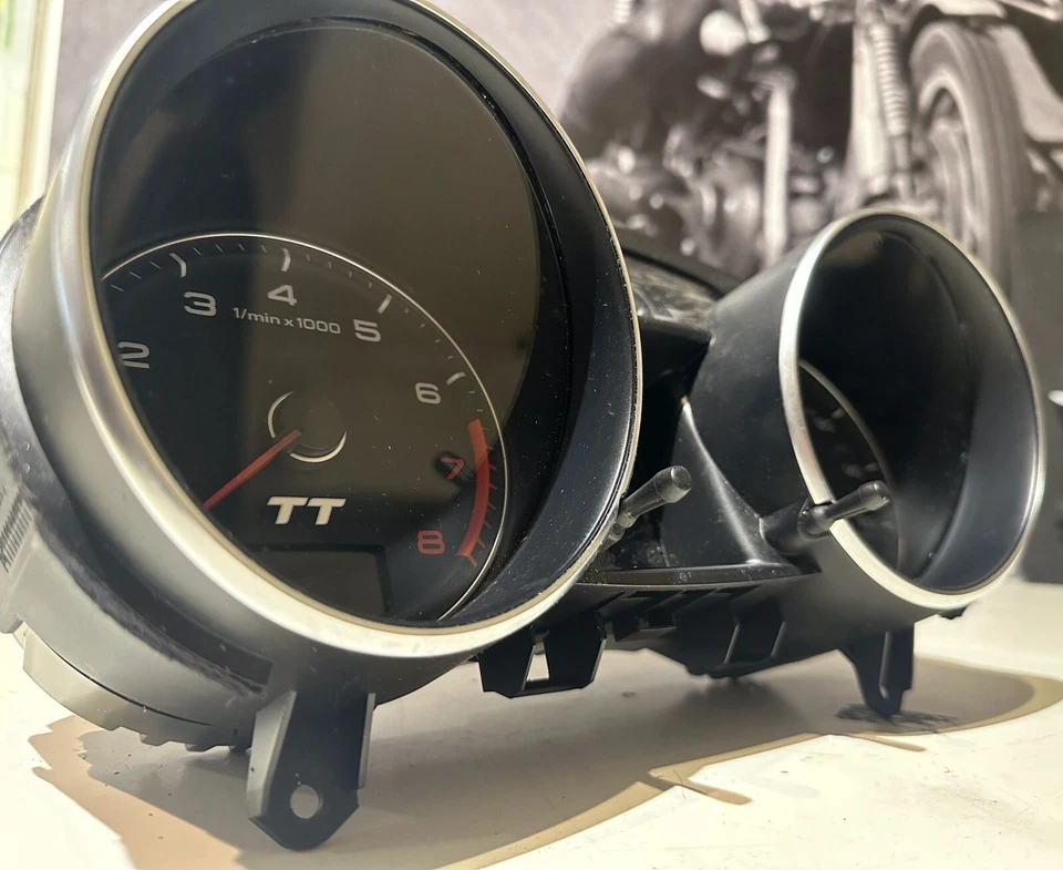 Cuadro de instrumentos Audi TT MK2 2008 Speedo 8J0920980E Foto 2 de 4