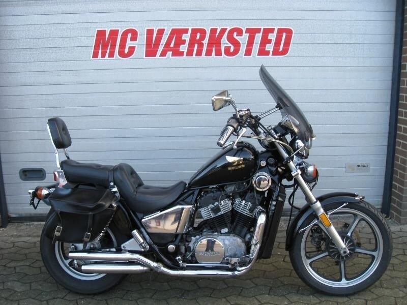 Honda vt 700