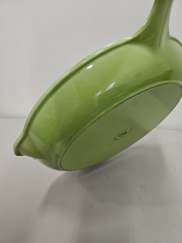 Le Creuset 30 Lime Green Cast Iron Enameled Skillet - Picture 8 of 24