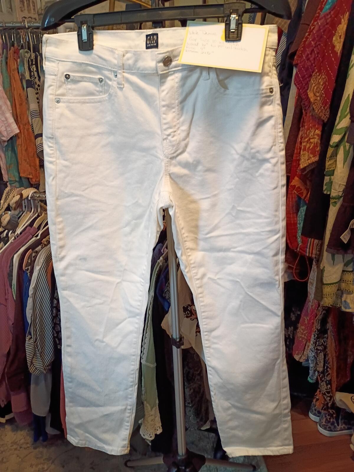 Gap white denim jeans w/stretch