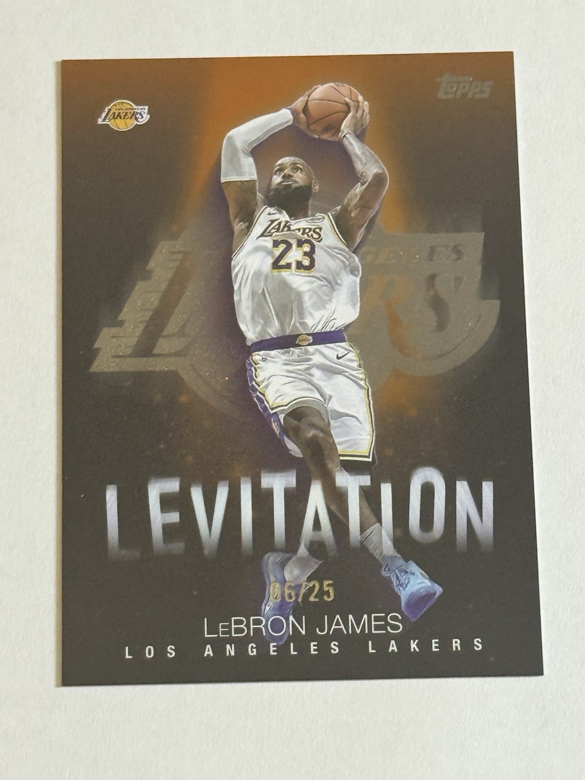 2025/26 Topps Basketball LeBron James LEVITATION LAKERS 06/25 ORANGE L-1