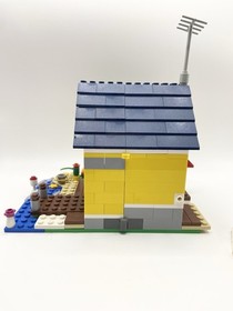 LEGO Creator 31035 Beach Hut  3-in-1 (Retired set) (Incomplete)
