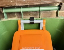 UK Wheelie Bin Food Waste Clip Storage