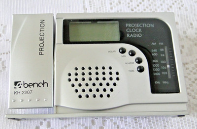 Radiowecker Projektor BENCH KH 2207 FM AM funktioniert