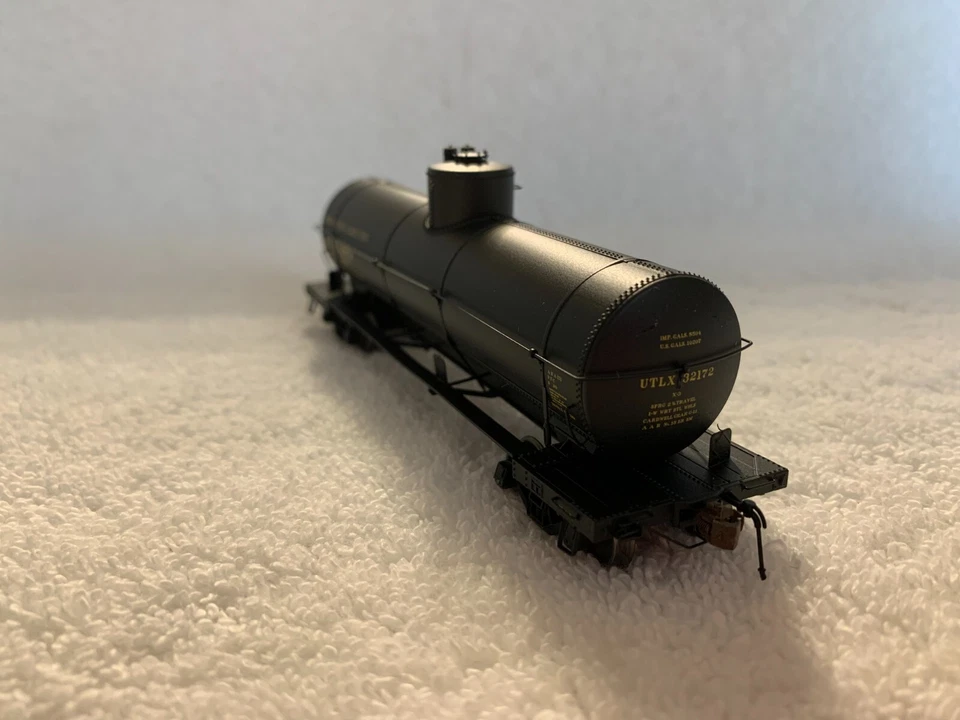 Rapido #159008A HO Scale Proctor Limited Union X-3 Tank Car #32172 - Image 4 of 4