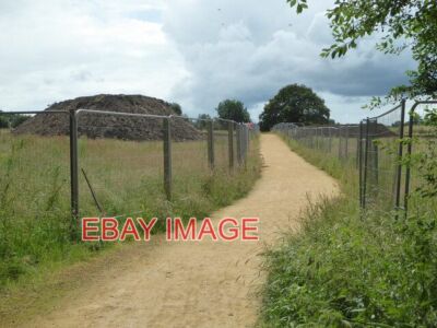 PHOTO  BRIDLEWAY BETWEEN HERAS FENCING WORCESTER LAST TIME I WALKED THIS THERE W
