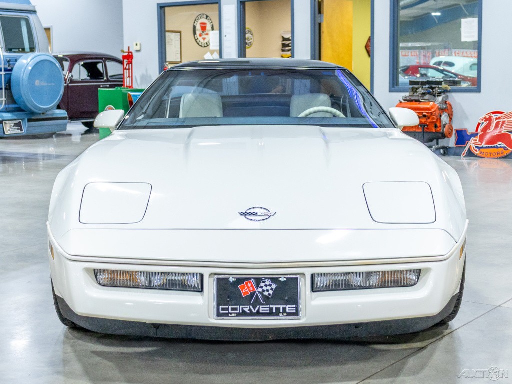1988 White Chevrolet Corvette   | C4 Corvette Photo 2