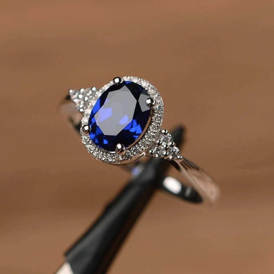 Anillo de diamantes de zafiro azul natural de corte ovalado de 3,58 quilates de oro blanco macizo de 14 quilates Foto 2 de 4