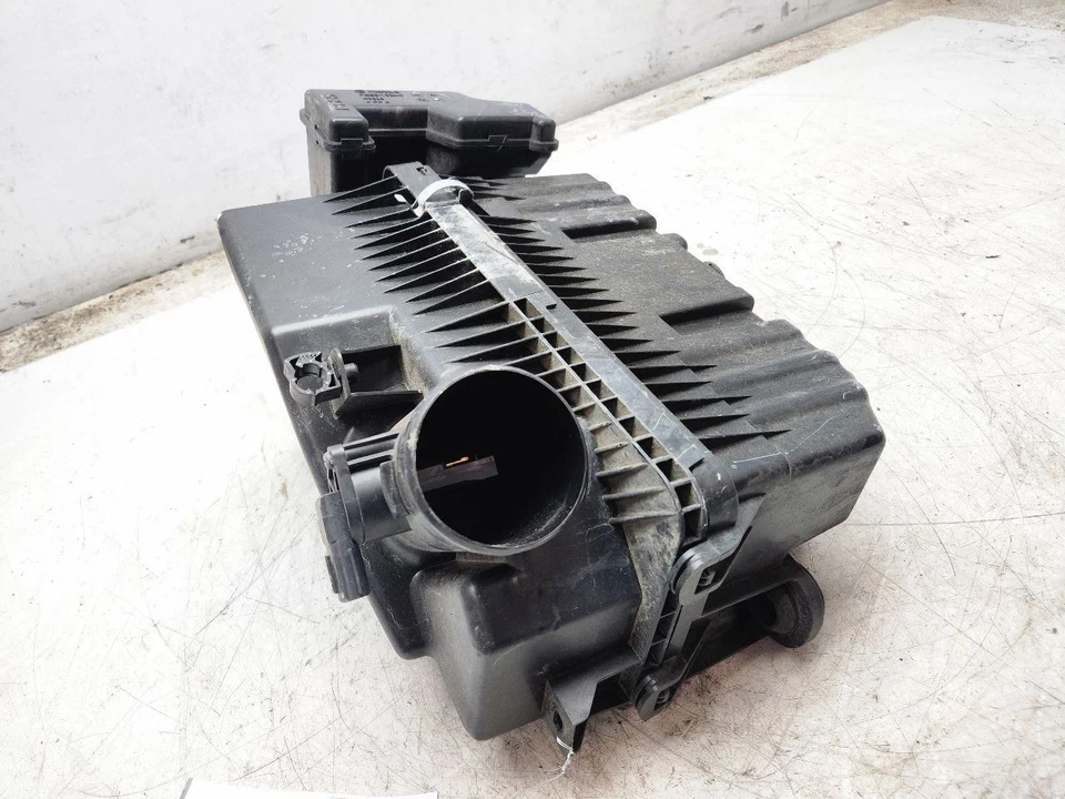 Коробка воздухозаборника воздухоочистителя 2016 2018-2019 Mazda Miata MX-5 OEM P51N133AY - Изображение 4 из 4