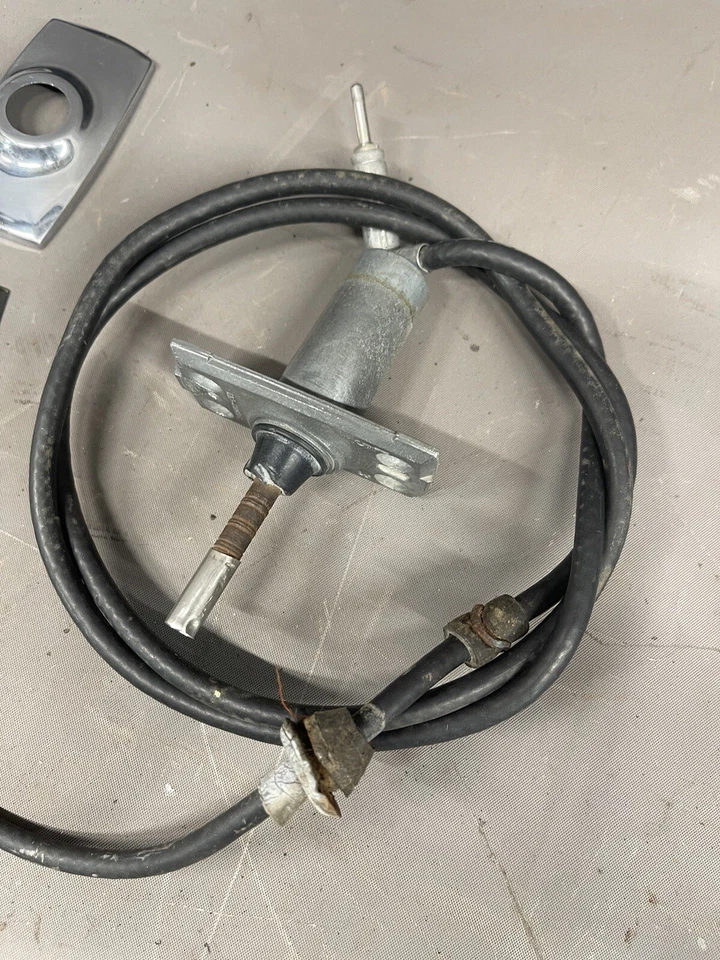 1965-1977 Ford Galaxie Fairlane Mustang крыло антенна крепление основание отделка Torino OE - Изображение 3 из 4