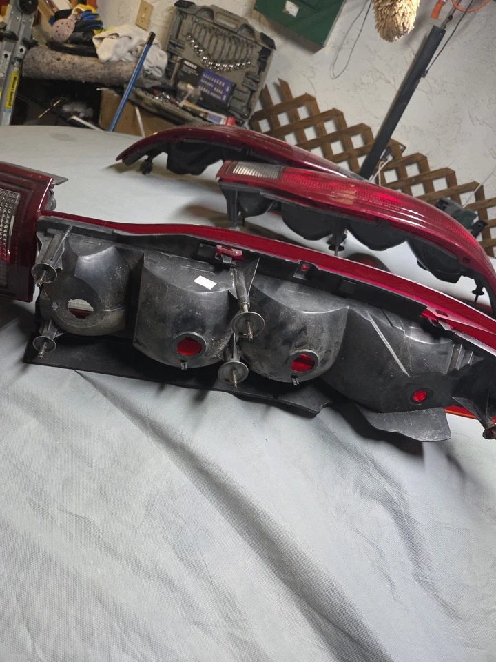 Par de luces traseras Pontiac Firebird usadas originales Foto 3 de 4