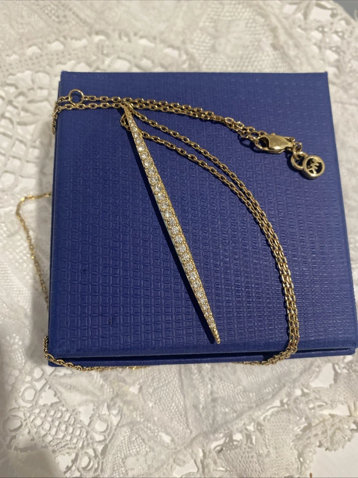 Colgante Michael Kors tono dorado pavé fósforo Foto 3 de 4