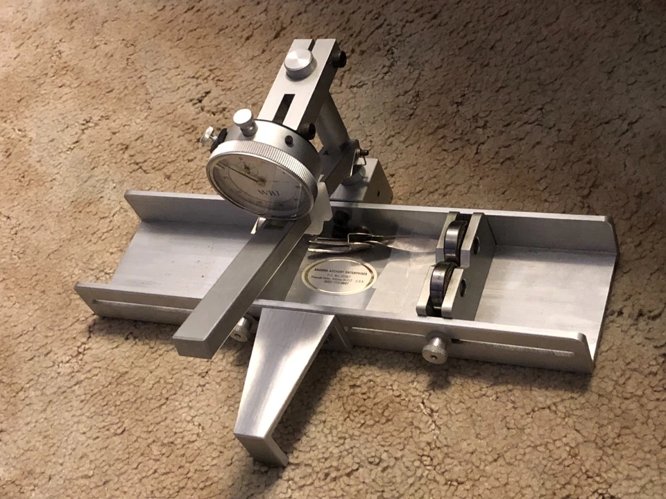 Alisadora de flechas de aluminio Silver Arizona Archery Enterprises (AAE). Foto 4 de 4