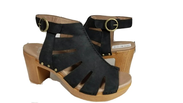 dansko women's demetra ankle bootie