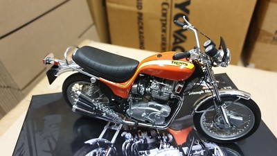 SUPERB MINICHAMPS 1/12 1973 Triumph Hurricane X75 in Orange 122