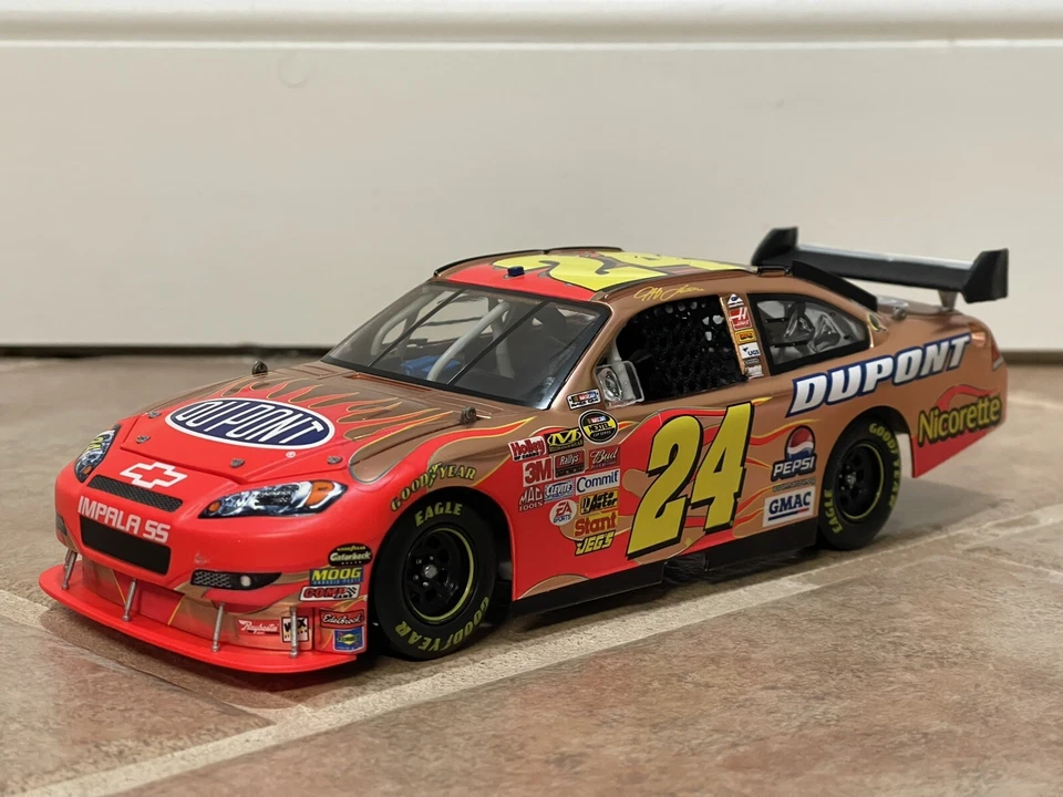 Jeff Gordon DuPont Impala SS 2007 CUNA COBRE NASCAR RFO acción 1/24 sin caja Foto 2 de 4