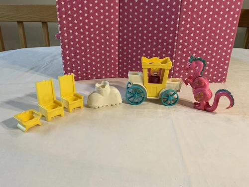 VTG.FISHER PRICE LITTLE PEOPLE CASTLE PLAYSET REPLACEMENT PCS, COACH, KING + 993