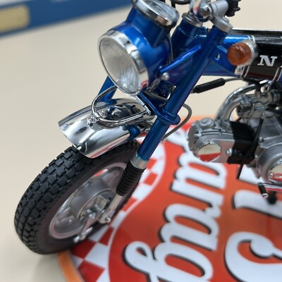 EBBRO 1/10 Honda Dax ST50 metallic blue 1969 Japan Diecast EBBRO 1/10 Honda Dax ST50 metallic blue 1969 Japan Diecast