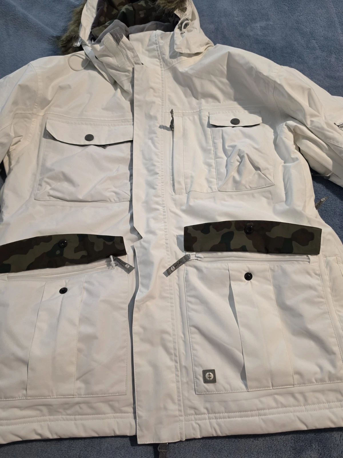 Planetearth Men's Arctic Hooded Jacket. - product detail image 5