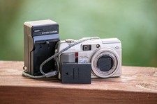 Olympus Camedia C-7000 Zoom 7.1MP Digital Camera   Battery  Charger Included