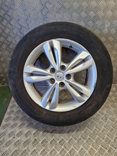 HYUNDAI IX35 2014 17" ALLOY WHEEL WITH BAD TYRE