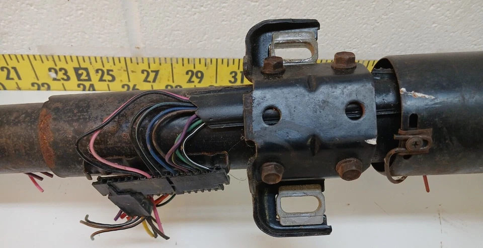 Used OEM Steering Wheel Column & Key 1969-1972 Pontiac GTO Lemans (SW43) - Image 4 of 4